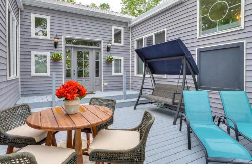 Smithville Casa | Cozy Couples Retreat with Hot Tub in Smithville!