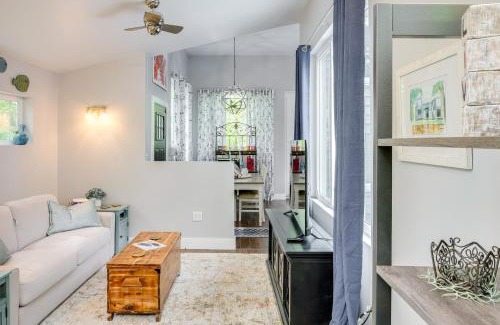Smithville Casa | Cozy Couples Retreat with Hot Tub in Smithville!