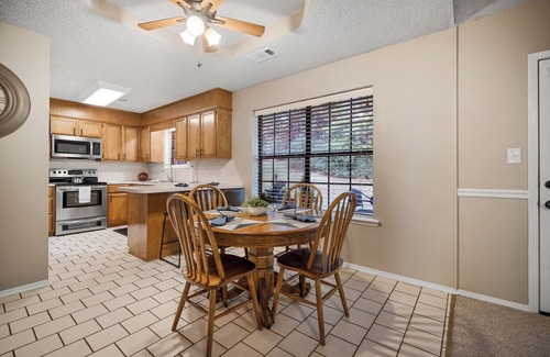 Van Buren Casa | Cozy Cove-Cute 3BR in Town
