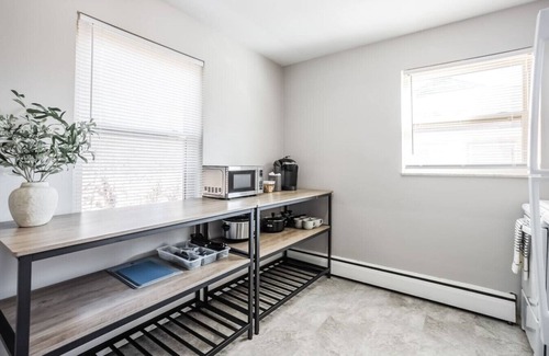 Oakley Apartamento | Cozy Cove Oakley 1B/1B Garage Park 10 min to UC