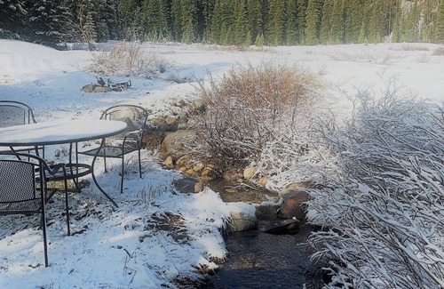 Blue River Casa | Cozy Creekside Cabin on 1.5 acres minute to Breckenridge