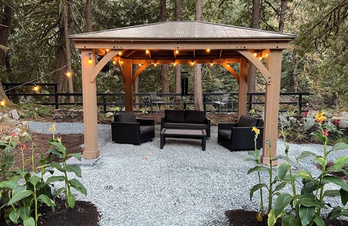 Hope Cabaña | Cozy Creekside Cottage