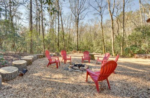 Sautee Nacoochee Casa | Cozy Creekside Mountain Escape with Hot Tub!