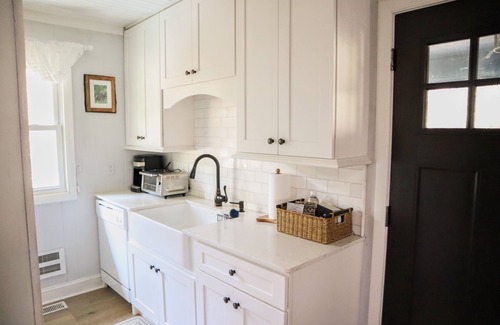 Mirror Lake Casa | Cozy Cub - Quaint Mirror Lake Cabin