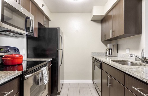 Cupertino Apartamento | Cozy Cupertino 2BR w/ Gym, Pool, nr. Apple & Google, by Blueground