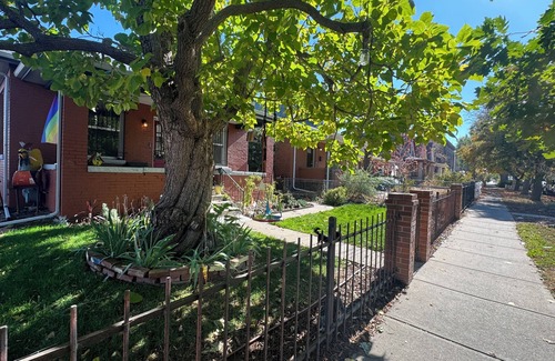 Lincoln Park Casa | Cozy, custom bungalow in the heart of the Sante Fe Art District!