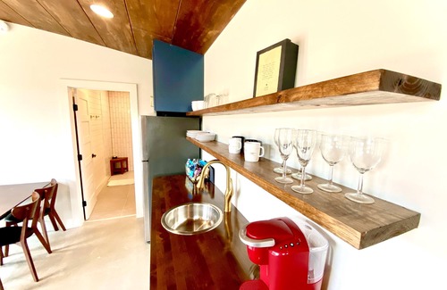 Dripping Springs Casa | Cozy & Cute Modern Tiny house close to wineries, wedding venues, and outdoor fun