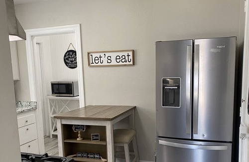 Salinas Casa | Cozy cute two bedroom house