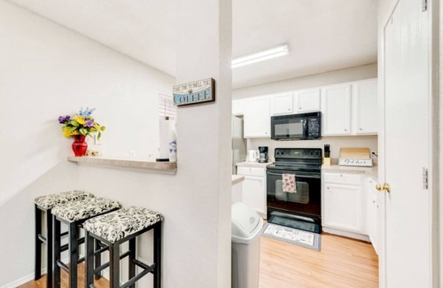 Oak Cliff Casa | Cozy Dallas Casa – 5 beds / 9 people - Bishop Arts