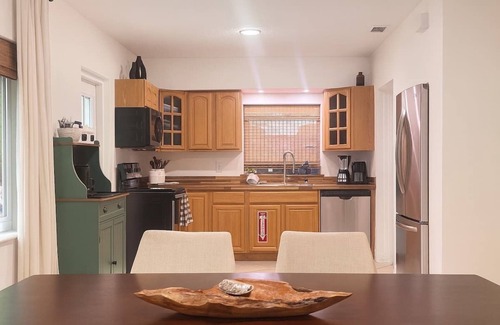 Dania Beach Casa | Cozy Dania Beach House w/ Fenced Backyard!
