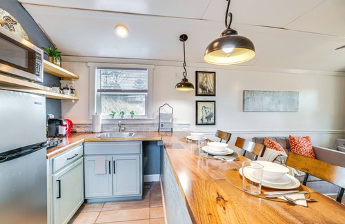 Decatur Cabina | Cozy Decatur Cabin w/ Views ~ 1 Mi to Riverfront!