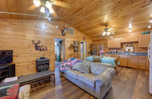 Bryson City Casa | Cozy Deer Glen Cabin with Private Hot Tub and Porch!