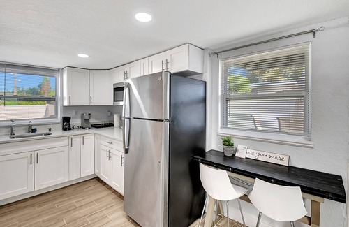 Delray Beach Cabaña | Cozy Delray Beach Cottage w/i 5 Min to the Beach – Perfect for a Couples Retreat