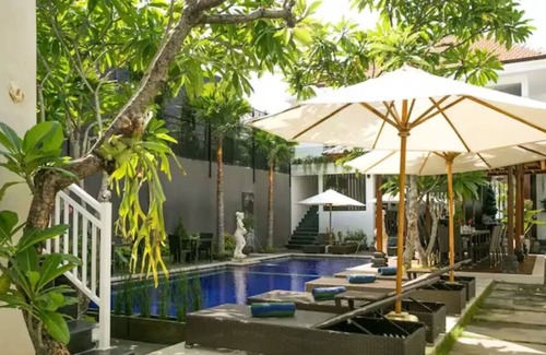 Tuban Casa | Cozy deluxe room close to airport - RO for 2 pax