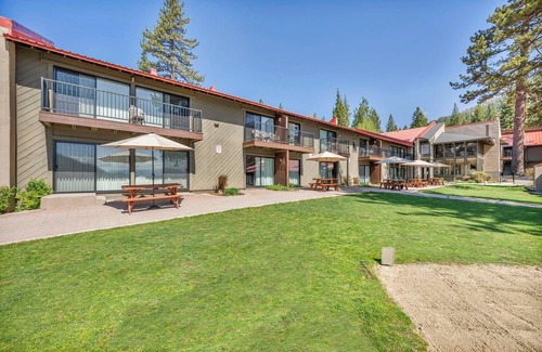 Truckee Condominio | Cozy Deluxe Studio #132 at Donner Lake Village