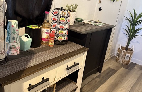 Carlsbad Apartamento | Cozy Desert Getaway Near Carlsbad Caverns. Shaded Yard & Dog-Friendly Amenities!