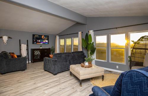 Sunridge Estates Casa | Cozy Desert home, Stunning Views, Peaceful Vibes Near Laughlin