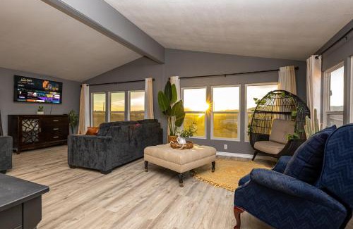 Sunridge Estates Casa | Cozy Desert home, Stunning Views, Peaceful Vibes Near Laughlin