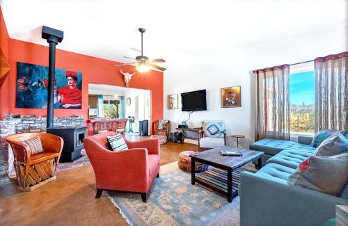 Joshua Tree Casa | Cozy desert retreat with amazing views only 4 miles to JTNP
