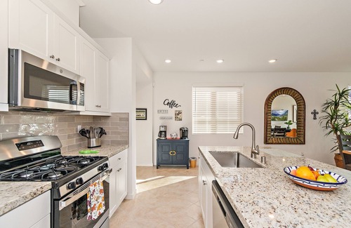 Skyborne Casa | Cozy Desert View...pet friendly!!