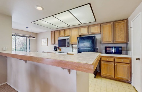 Palm Desert Condominio | ¡NUEVO LISTADO! Acogedor condominio con piscina compartida y jacuzzi cerca de campos de golf, parque nacional