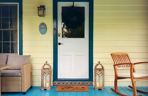 Morehead City Cabaña | Cozy Dog-Friendly Cottage in Heart of Beaufort