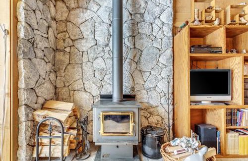 Bear Valley Apartamento | Cozy Dog Friendly Studio with Loft - Creekside #87