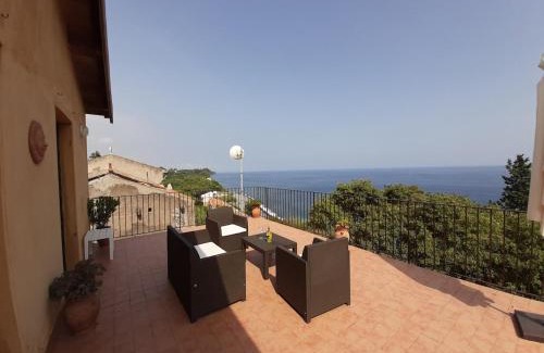Praiola Casa | Cozy double house on the sea