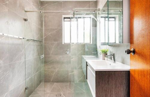 Berala Casa | Cozy Double Room - Mins to Station & Olympic Park - Shared Bathroom