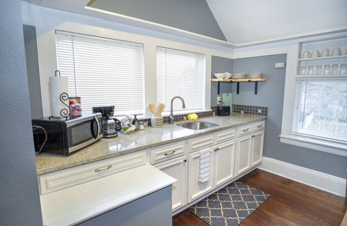 Southtown Apartamento | Cozy Downtown 2ba/1ba Historic House - Casa Verde