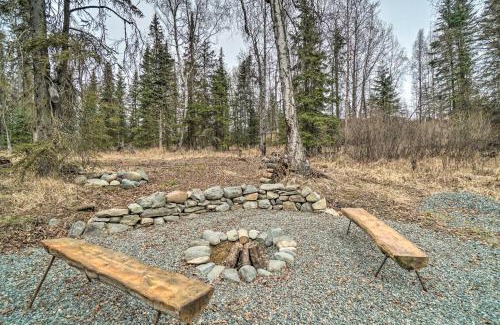 Soldotna Casa | Cozy Downtown Soldotna Cabin Dogs Welcome!