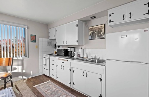 Cliff - Cannon Apartamento | Cozy Downtown Studio- Arena, Podium, GU