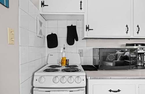 Cliff - Cannon Apartamento | Cozy Downtown Studio- Arena, Podium, GU