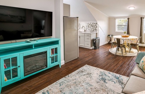Woburn Apartamento | Cozy Downtown Woburn Rental w/ Walkable Location!