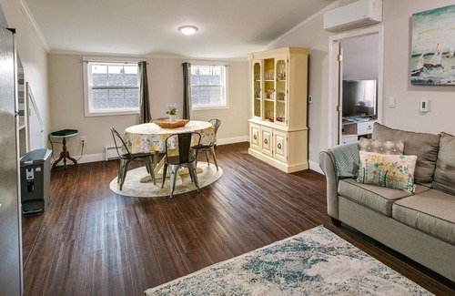 Woburn Apartamento | Cozy Downtown Woburn Rental w/ Walkable Location!