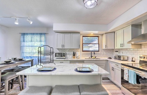 Bedford Condominio | Cozy Duplex Close to Toledo Botanical Garden