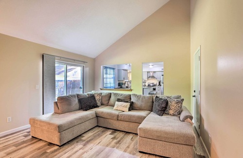 Bedford Condominio | Cozy Duplex Close to Toledo Botanical Garden