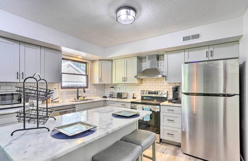Bedford Condominio | Cozy Duplex Close to Toledo Botanical Garden