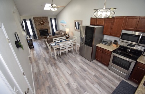 Jacksonville Casa | Cozy duplex Close to Base, shops, Children's Park