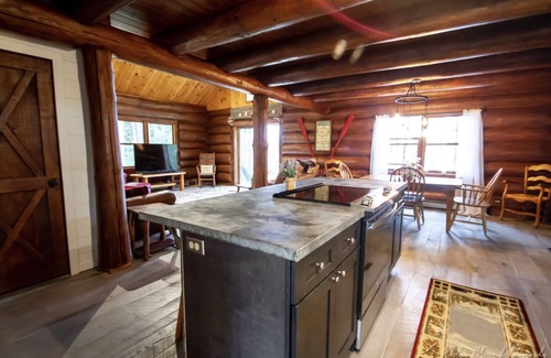 Eagle River Casa | Cozy Eagle River Lakeside Log Cabin on Sunset Lake