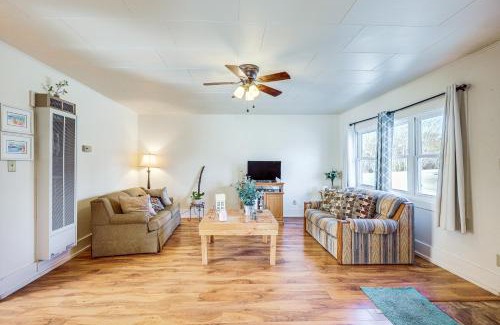 East Helena Casa | Cozy East Helena House with Deck and Private Yard!