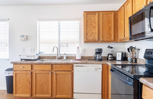 Harrison East South Casa | Cozy East side home in a quiet neighborhood