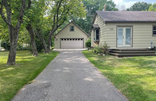 Ironton Casa | Cozy edge of town retreat, closest home to Cuyuna Lakes Trailhead Rally Center.