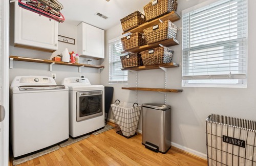 Edgewater Casa | Cozy Edgewater Cottage w/ Backyard Hangout