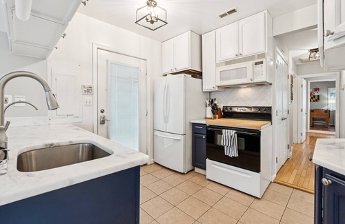 Edgewater Casa | Cozy Edgewater Cottage w/ Backyard Hangout