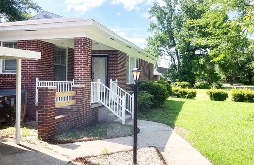 Cayce Casa | Cozy Elegant Home - USC, Fort J