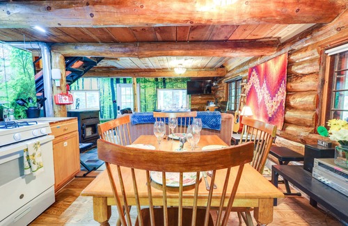 Elizabethtown Cabina | Cozy Elizabethtown Cabin w/ Fire Pit!