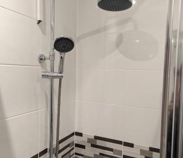 Hove Casa | Cozy En-Suite Room with Free Parking Included