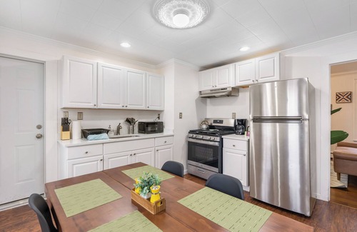 Poughkeepsie Casa | Cozy Escape -Strong Wi-Fi -Prime Location