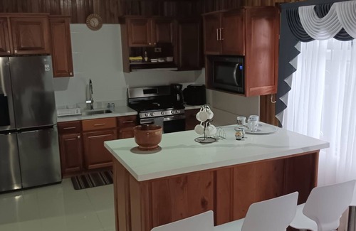 Puntarenas Casa | Cozy Family House, 5 minutes drive to Monteverde Rain Forest and quite area.